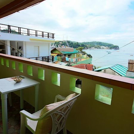 Reynaldo'S Upstairs Bed and Breakfast Puerto Galera Kamer foto
