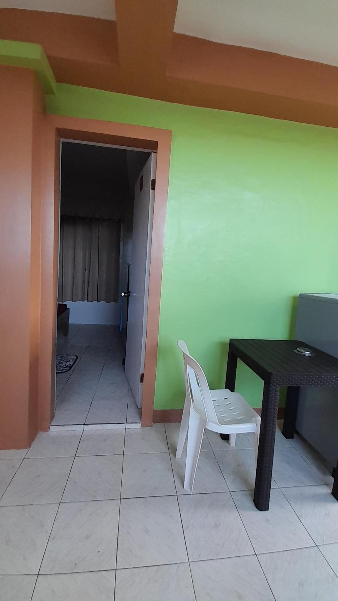 Reynaldo'S Upstairs Bed and Breakfast Puerto Galera Buitenkant foto
