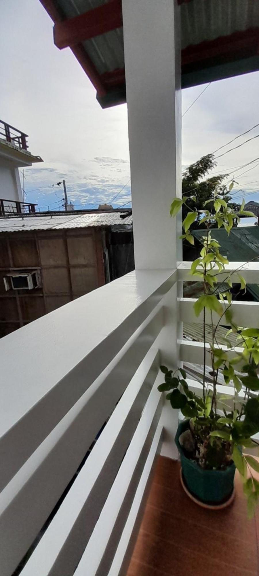 Reynaldo'S Upstairs Bed and Breakfast Puerto Galera Buitenkant foto